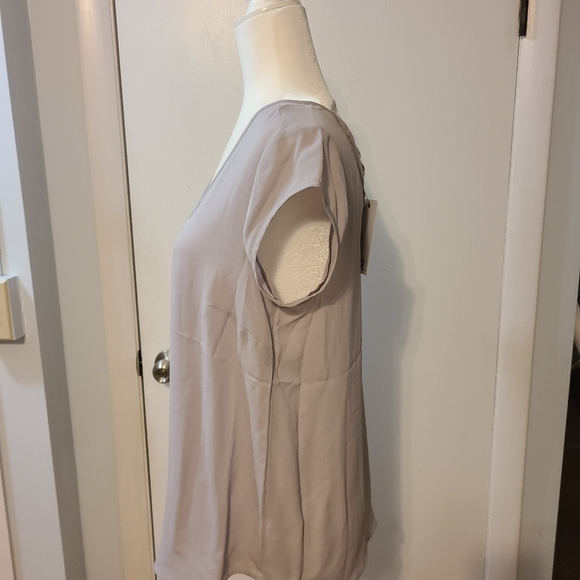 DR2 light grey short sleeved top - Picture 3 of 5